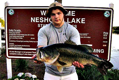 Mississippi largemouth bass fishing at Neshoba County Lake