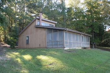 state parks cabin on Natchez State Park lake